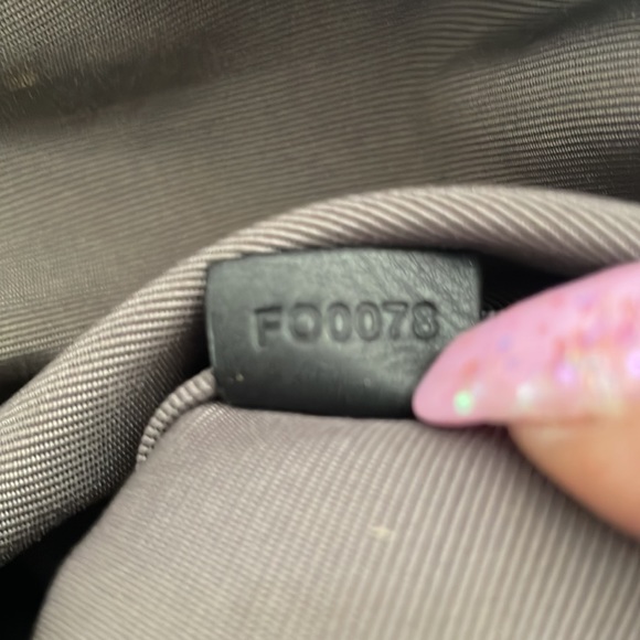 Black Leather Satchel/Duffle with shoulder Strap - Picture 6 of 16